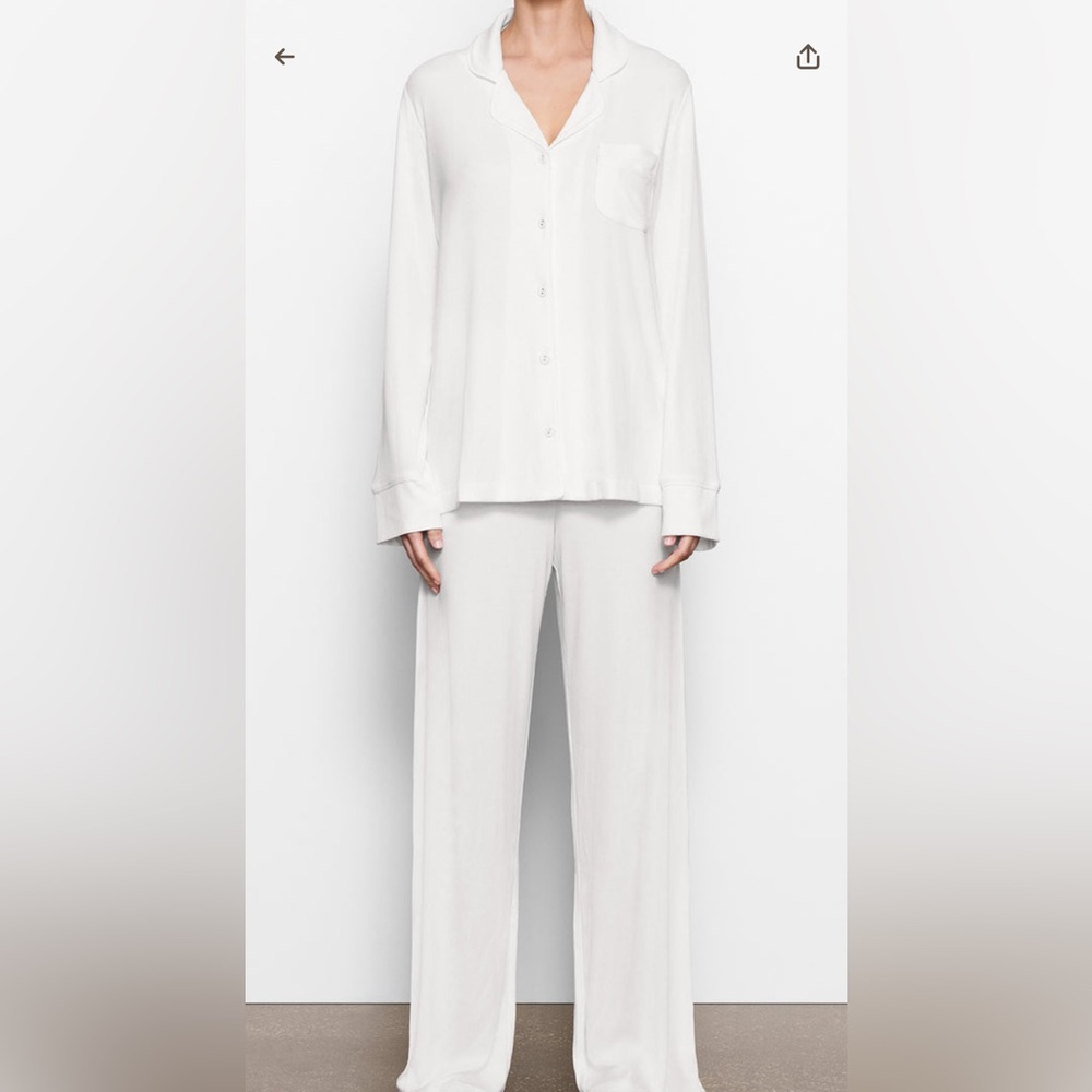 SKIMS NWT! Soft lounge sleep set in marble!